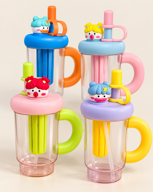 Kawaii puodelio su rankena ir šiaudeliu nuotrauka